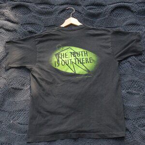 Vintage 1994- X files The Truth Is Out There! T- Shirt Size L